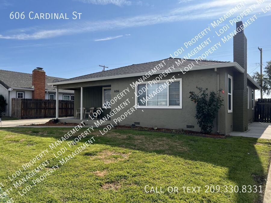 Foto principal - Remodeled 3 Bedroom Home