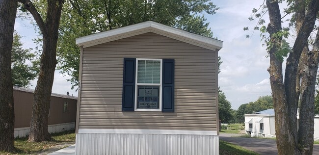 Building Photo - 2332 Catalpa St