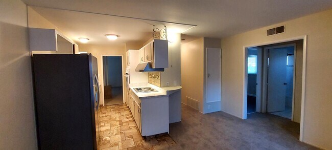 Foto del edificio - 9005 Fashion Dr