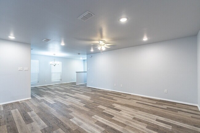Foto del edificio - Don't miss out on this beautiful townhome!