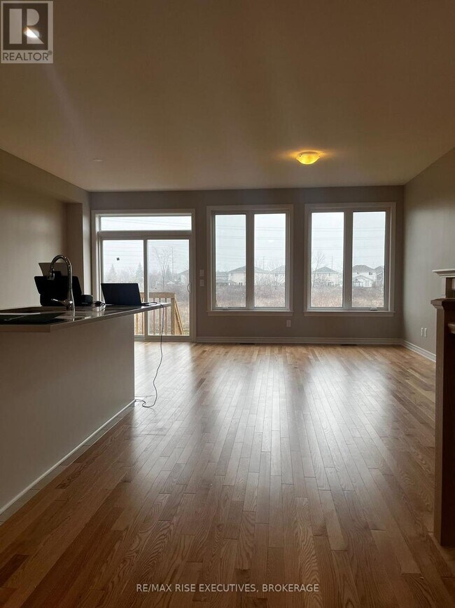 Building Photo - 1405 Demers Ave