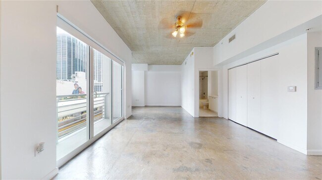 Foto del edificio - 133 NE 2nd Ave