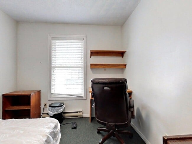 Building Photo - 379-379 Erb St. W