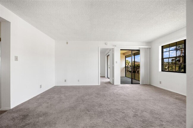 Building Photo - 19505 Quesada Ave