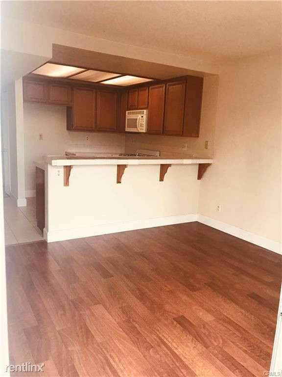Building Photo - 3 br, 2.5 bath House - 9 Carmel Ct