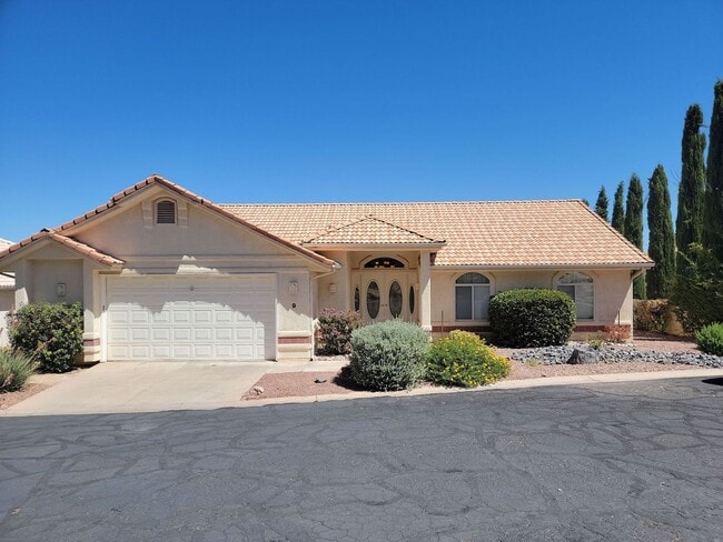 Building Photo - 4 Bedroom Retreat Overlooking Snow Canyon ...