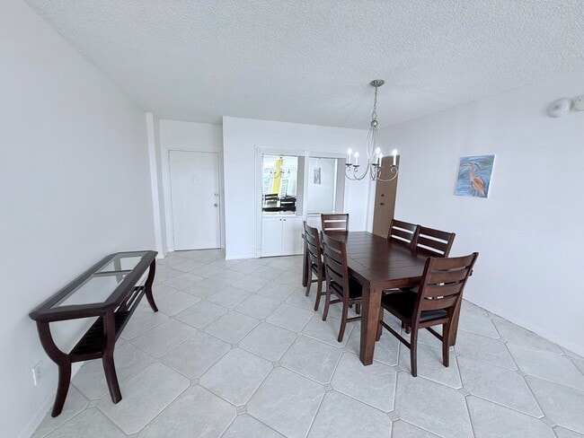 Building Photo - 2851 S Ocean Blvd