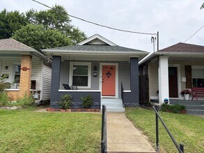 Building Photo - 423 E Brandeis Ave