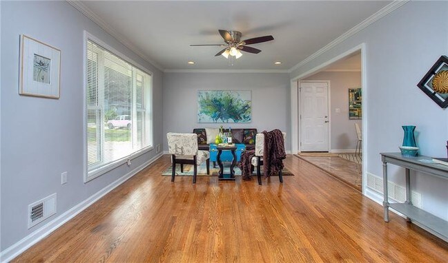 Building Photo - 2374 Shamrock Dr