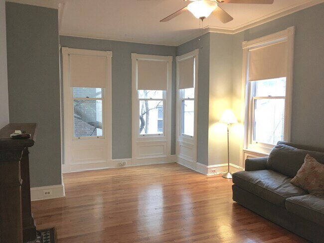 Living Room - 1902 Fairmount Ave