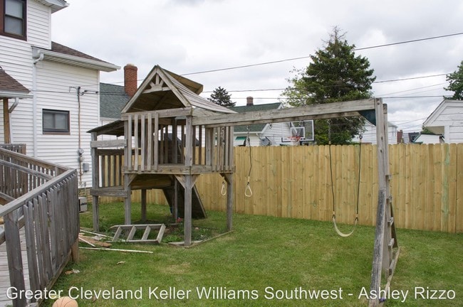 Building Photo - 6115 Merkle Ave