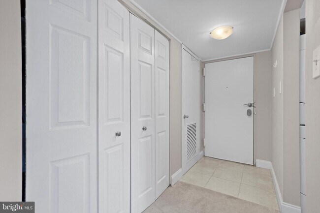 Building Photo - 1522 Northgate Square