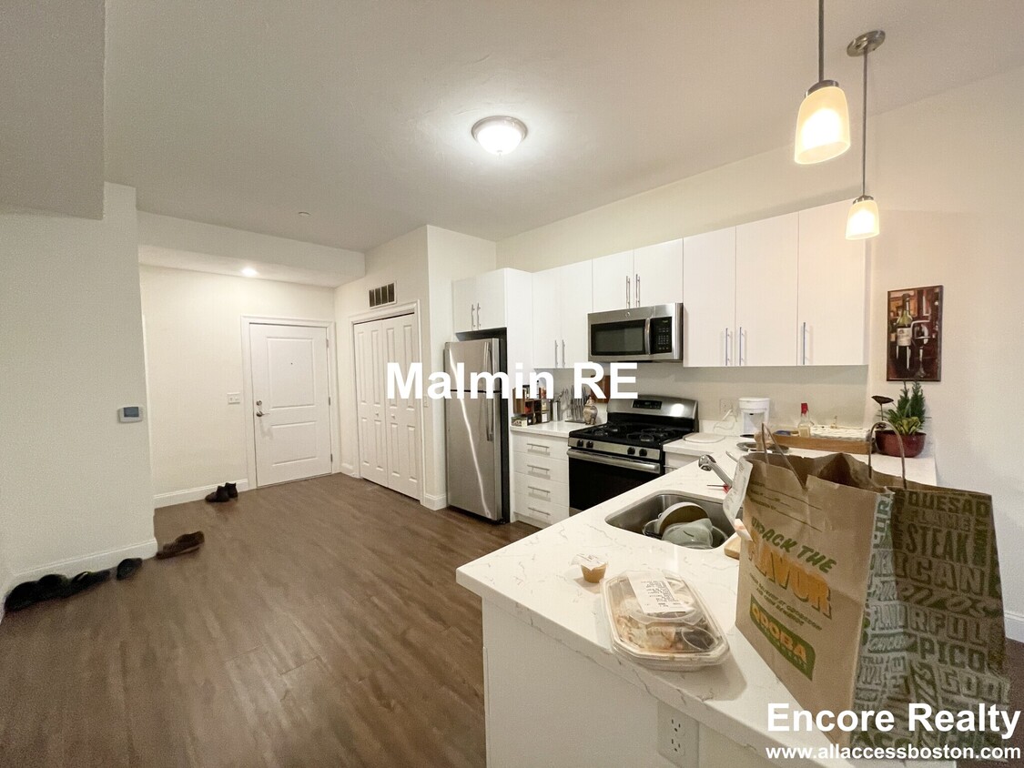 Primary Photo - 75 Amory St