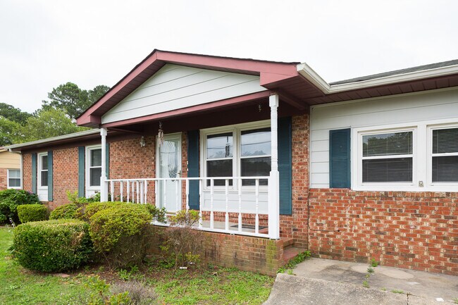 Building Photo - 304 Longhorn Dr