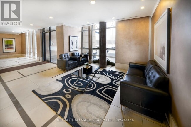 Building Photo - 131 Upper Duke Crescent