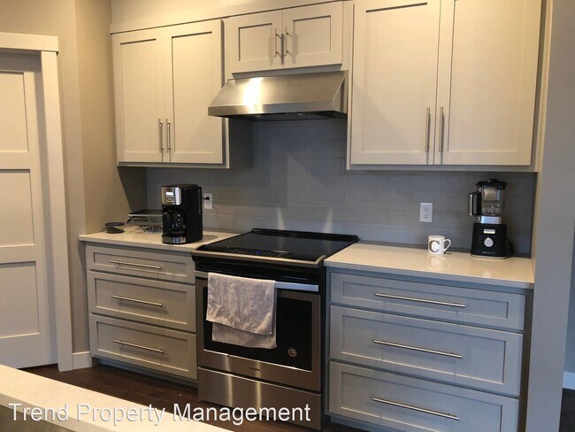 Foto del edificio - 4 br, 3 bath House - 1916 Spruce Meadow Dr...