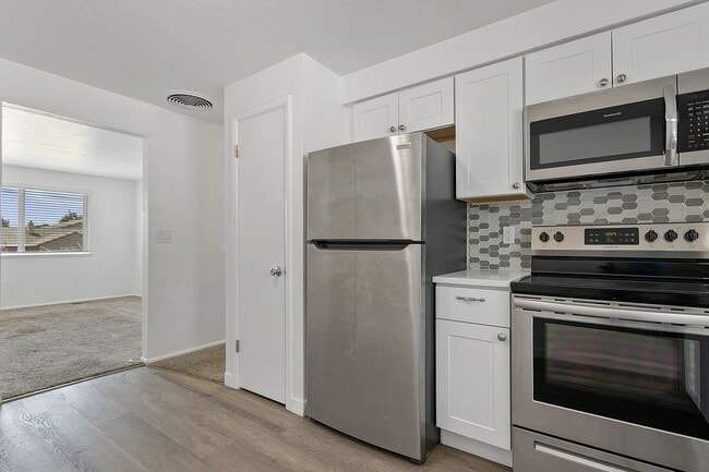 Building Photo - 2bd, 1b Cozy Home awaits in Boise Bench!