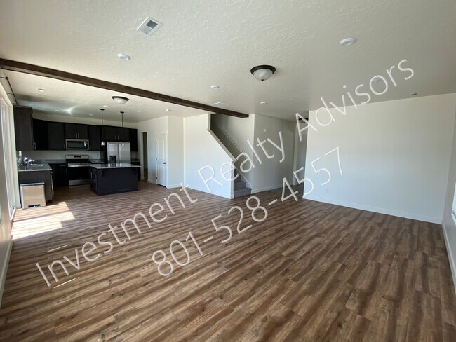 Building Photo - Beautiful Eagle Mountain Home!