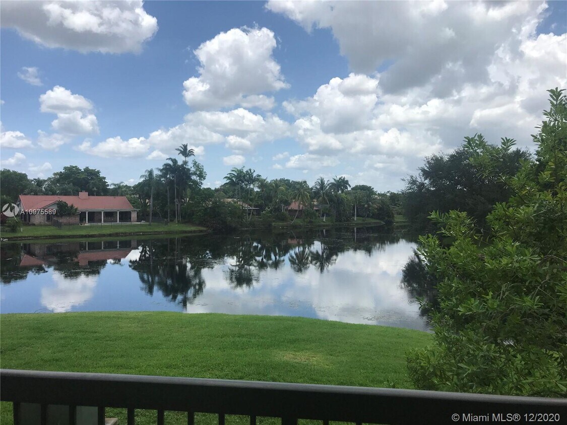 11225 W Atlantic Blvd Unit 207, Coral Springs, FL 33071 Condo for