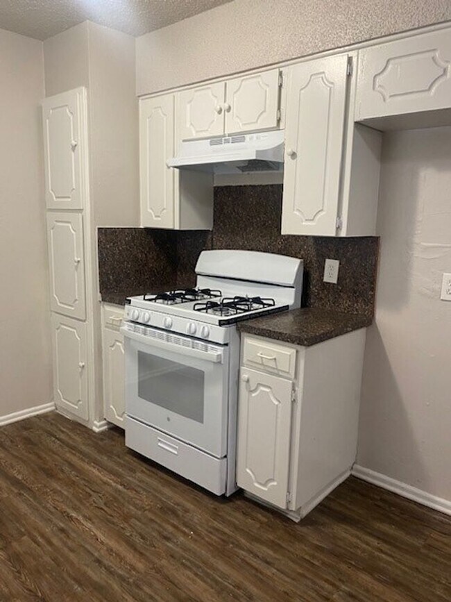 Foto del edificio - Spacious 5 bedroom Home located in the heart of Burleson!