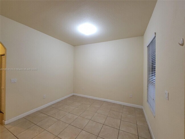 Building Photo - 9282 SW 171st Ct