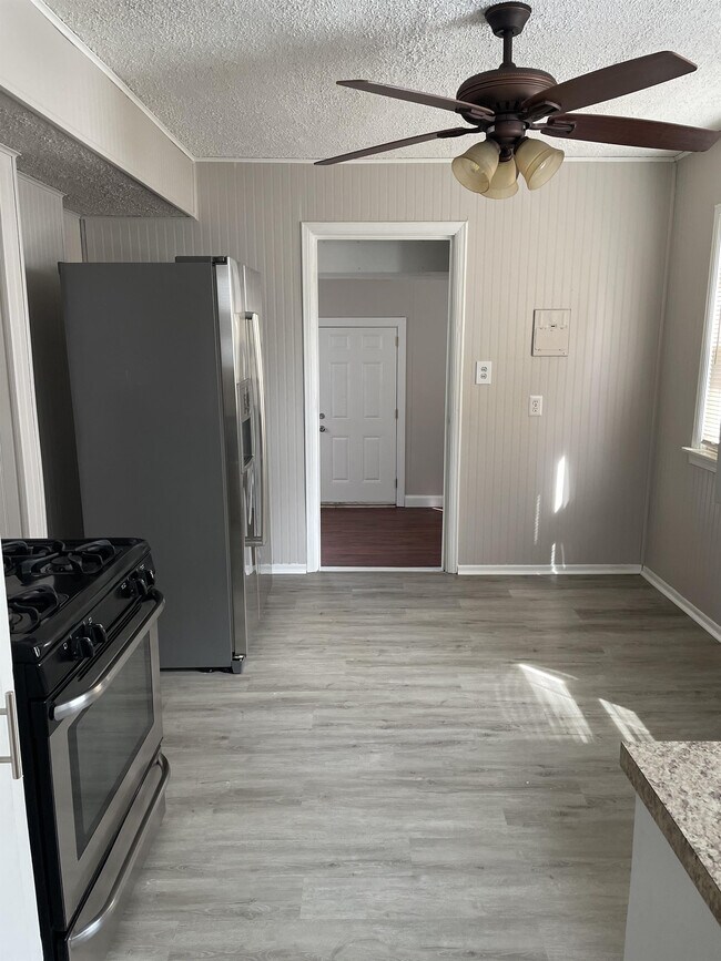 1039 23rd St, Wyandotte, MI 48192 House Rental in Wyandotte, MI