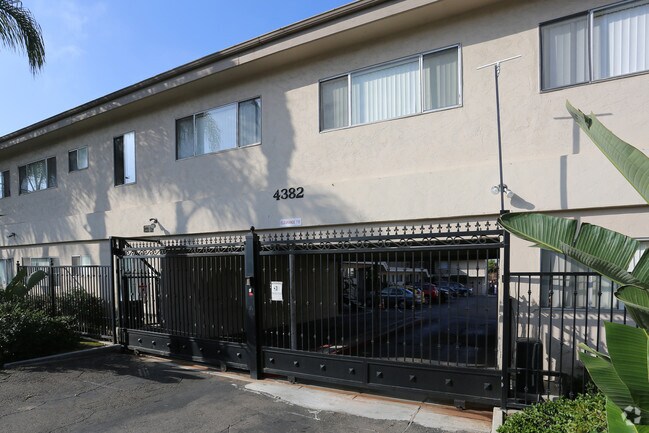 Building Photo - 4382 Rosebud Lane Apartments