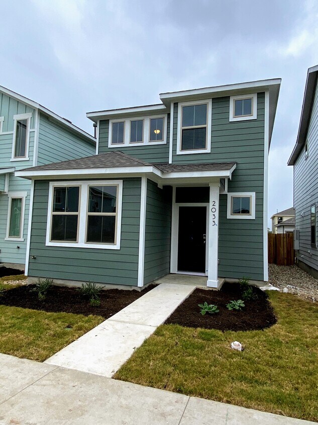 Foto principal - 2033 Arendale Dr