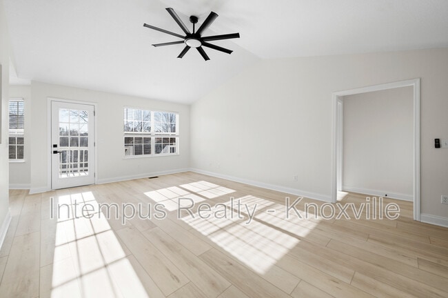 Foto del edificio - 7411 Cascade Meadows Way