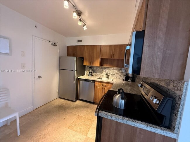 Foto del edificio - 5101 Collins Ave