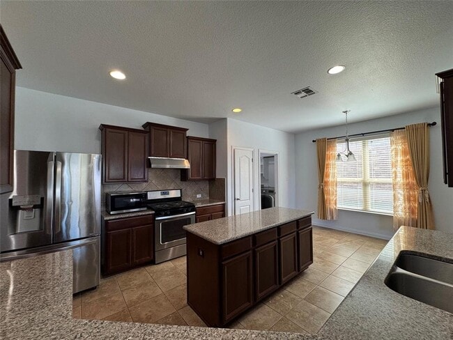 Building Photo - 123 Honey Grove