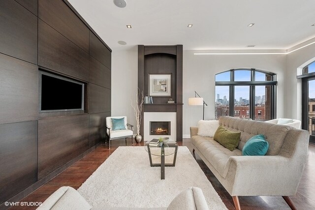 Foto del edificio - 1700 W Division St