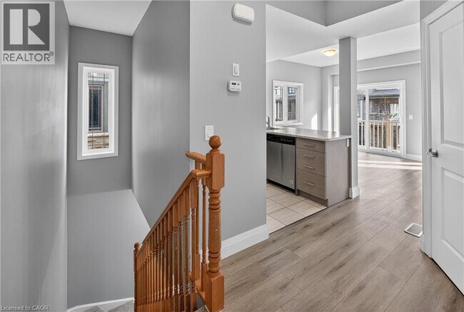 Building Photo - 77 Diana Ave