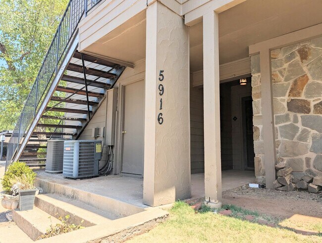 Building Photo - 5916 N Pennsylvania Ave