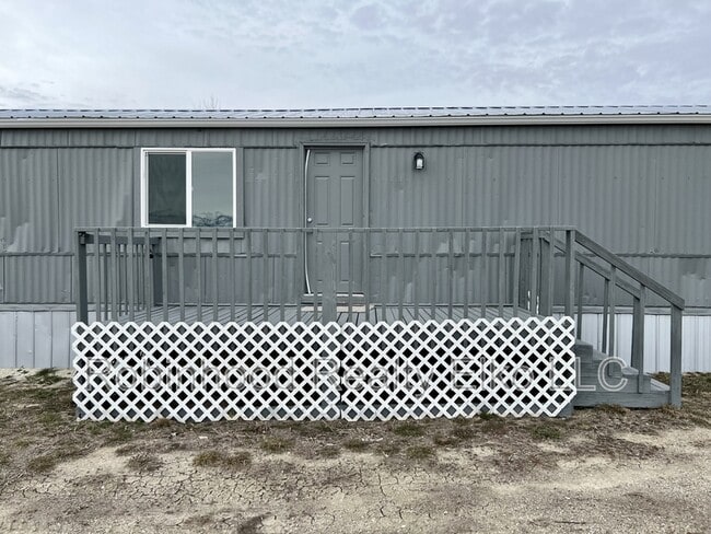 Building Photo - 563 Brent Dr