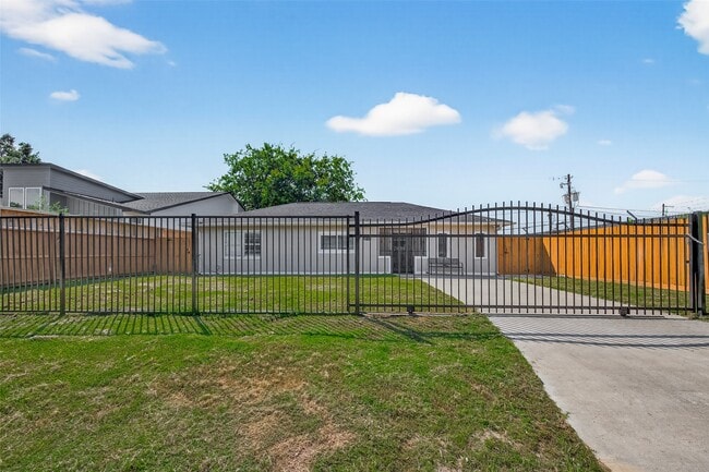 Foto del edificio - 5714 Southwind St