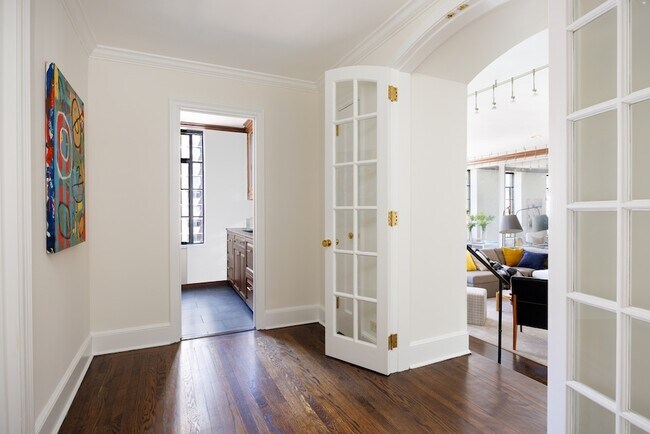 Foto del edificio - 350 W 57th St