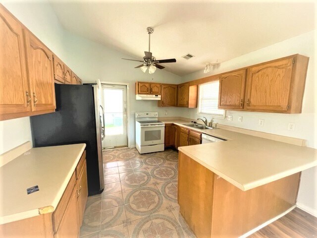 Foto del edificio - 8125 Cadmium Ct