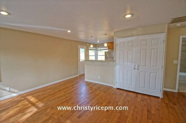 Foto del edificio - 12038 14th Avenue Northeast