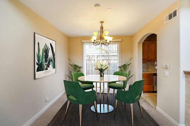 Foto del edificio - Discover Your Dream Home in Castro Valley!