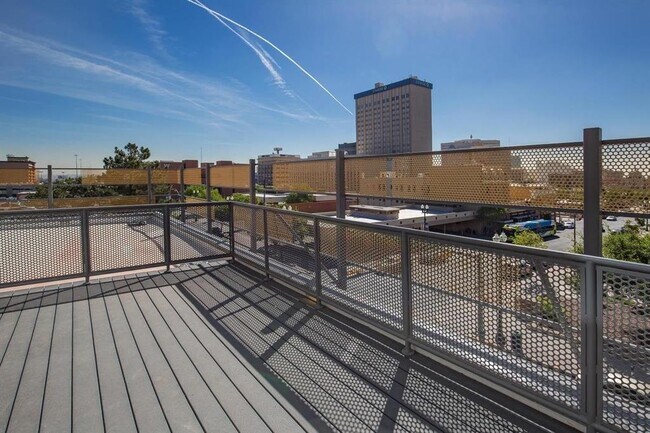 Foto del edificio - 601 N Oregon St