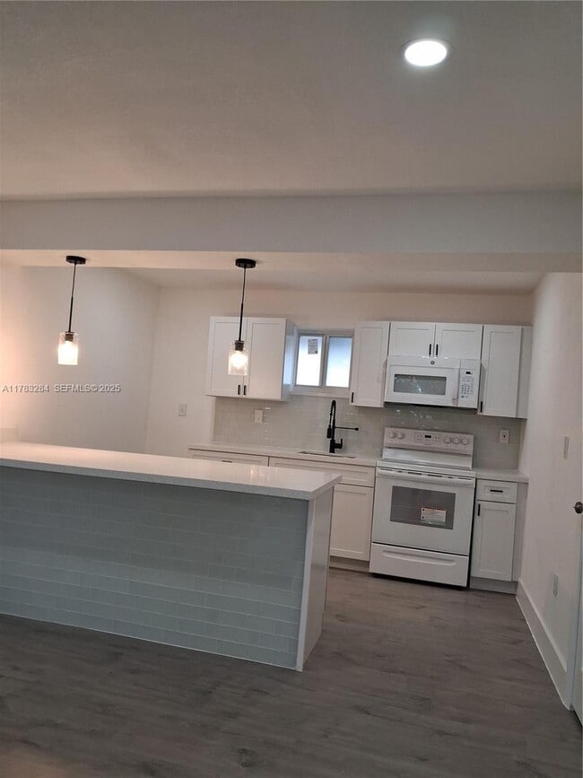 Foto del edificio - 2155 SW 72nd Ave