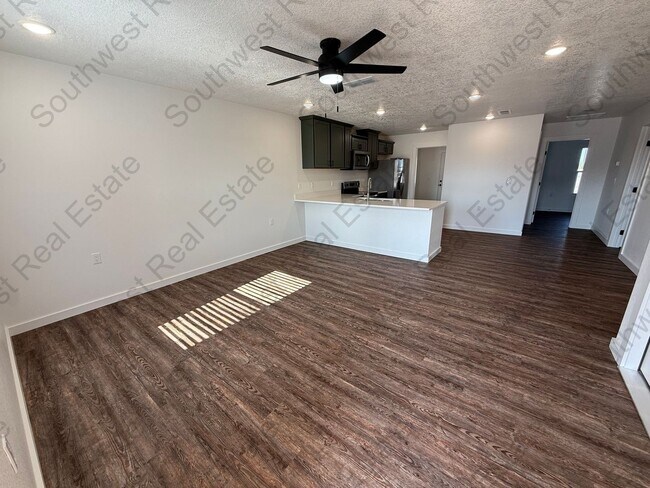 Foto del edificio - 3517 Ethan Ave
