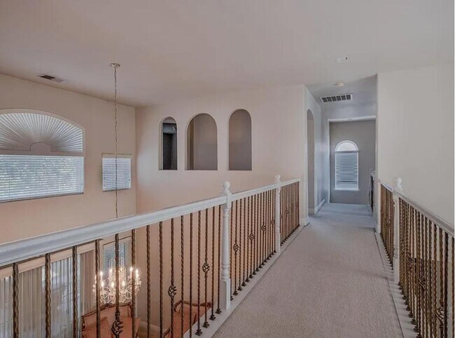Foto del edificio - 9687 N Willey Ct