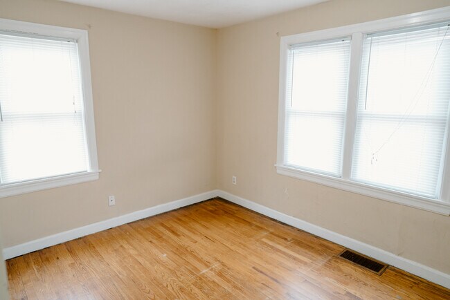 Foto del edificio - 5155 Pierce St