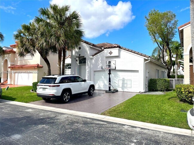 Building Photo - 15627 SW 16th Ct