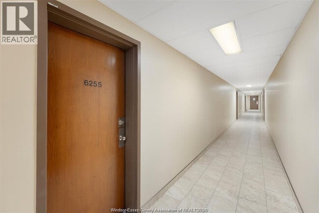 Building Photo - 6255 Thornberry Crescent