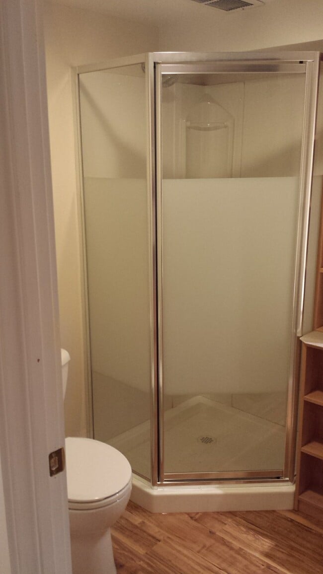 Basement bathroom - 731 Crawford Dr