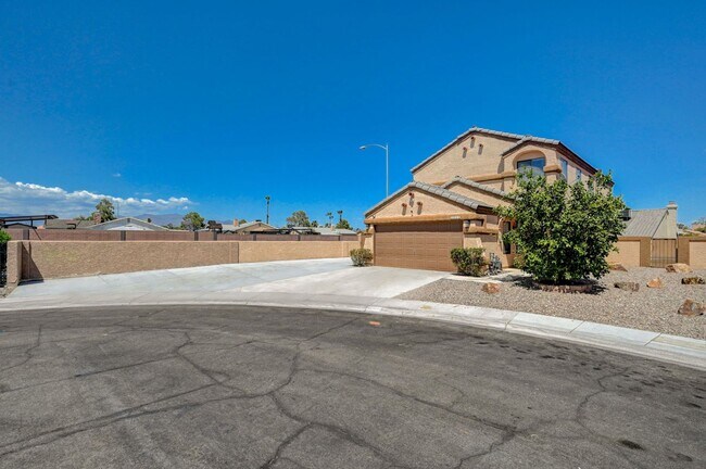Building Photo - 4 Bedroom in the desirable Woodcrest Community available for Immediate Move-In!