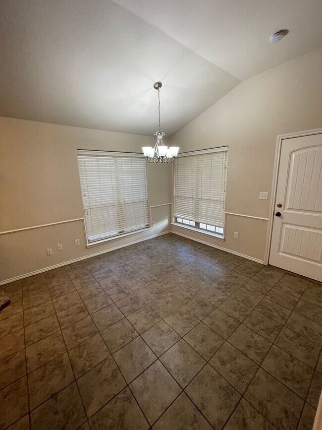 Foto del edificio - 4 Bedroom in FISD available now